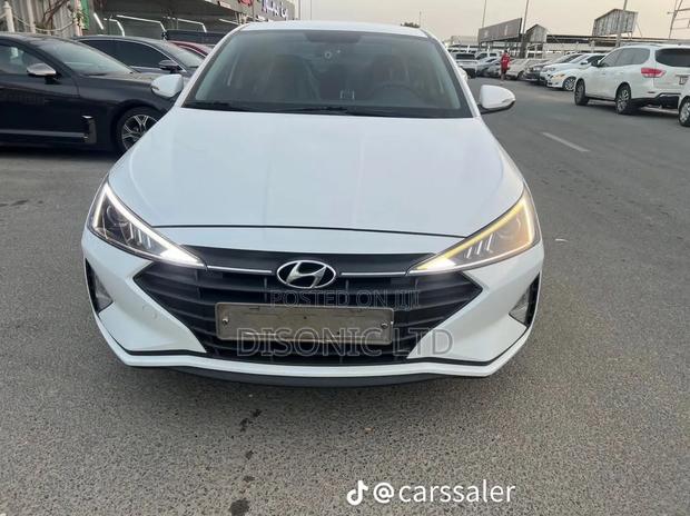 Hyundai Elantra 2019 White