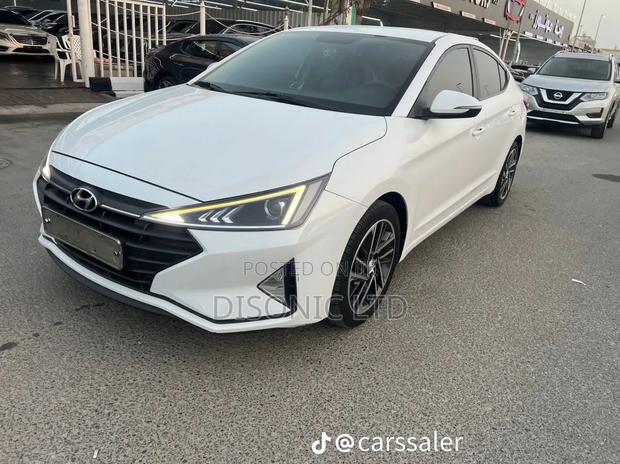 Hyundai Elantra 2019 White