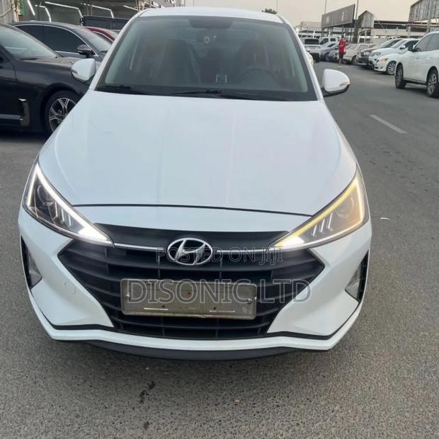 Hyundai Elantra 2019 White
