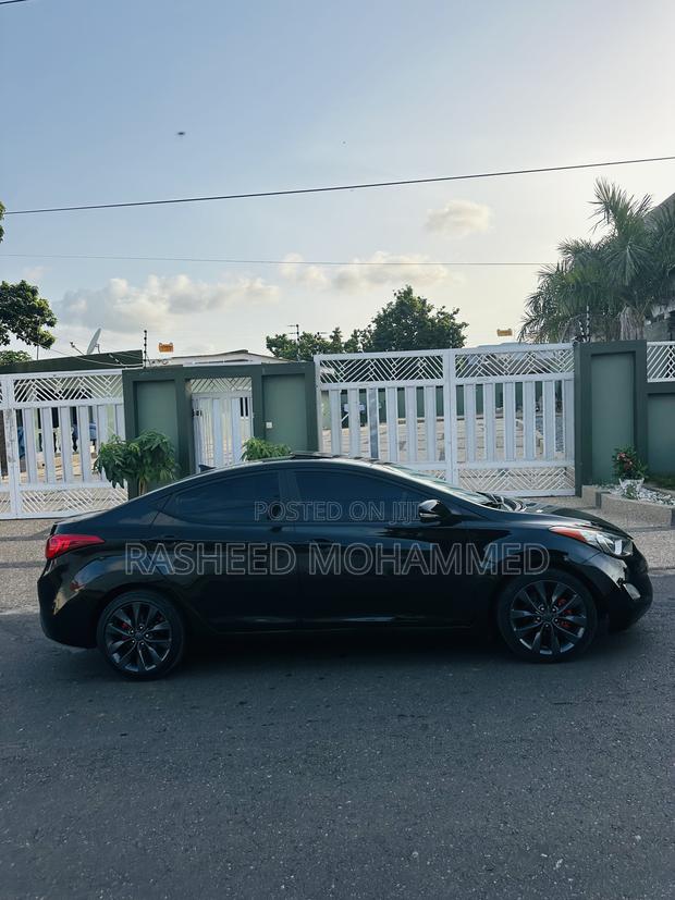Hyundai Elantra Limited Sedan FWD (1.8L 4cyl 6A) 2013 Black