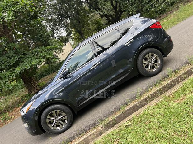 Hyundai Santa Fe SE FWD 2016 Blue