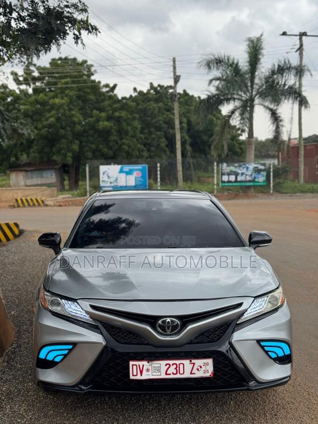 Toyota Camry XSE (2.5L 4cyl 8A) 2019 Silver