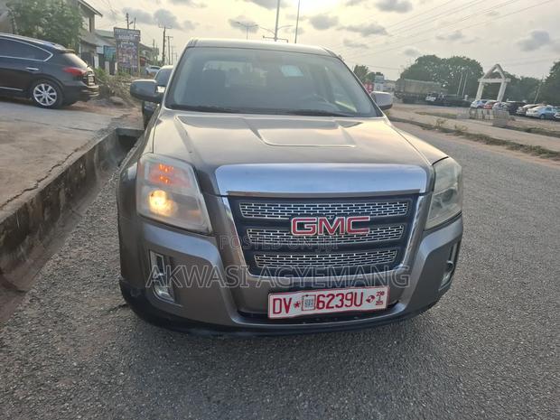 GMC Terrain Denali AWD 2013 Gold