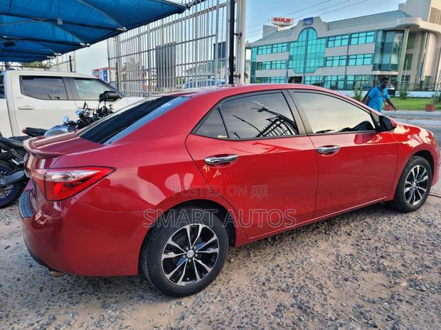 Toyota Corolla LE (1.8L 4cyl 2A) 2018 Red