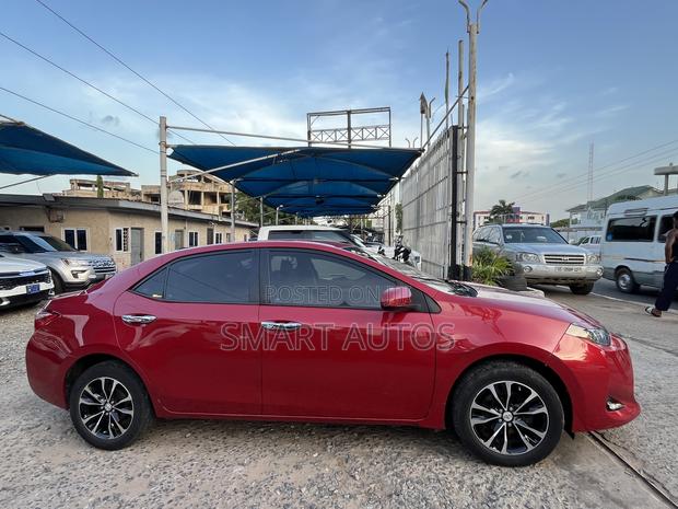 Toyota Corolla LE (1.8L 4cyl 2A) 2018 Red