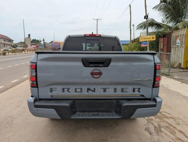 Nissan Frontier PRO-4X 2022 Gray