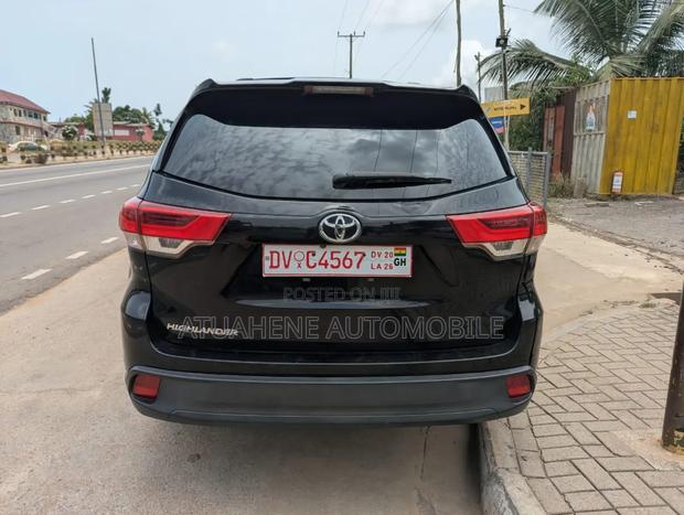 Toyota Highlander LE 4x2 (2.7L 4cyl 6A) 2018 Black