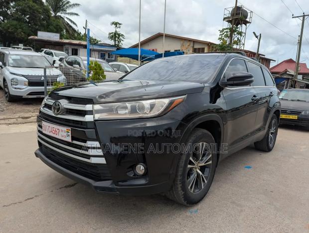 Toyota Highlander LE 4x2 (2.7L 4cyl 6A) 2018 Black