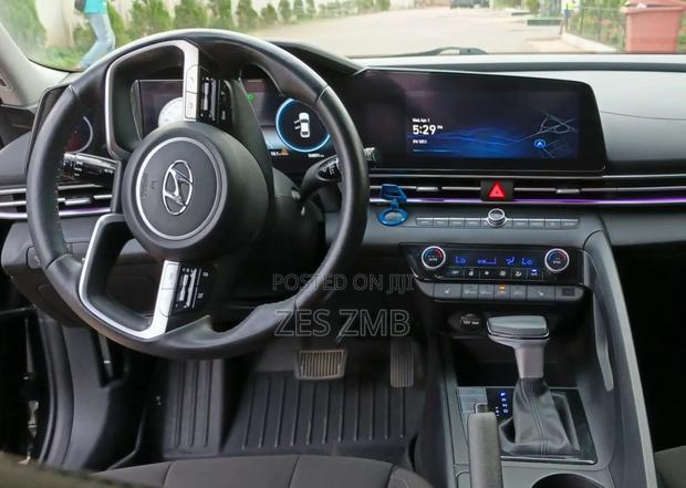Hyundai Elantra SEL 2023 Black