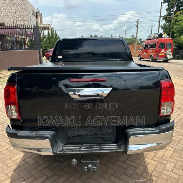 Toyota Hilux 2018 Black