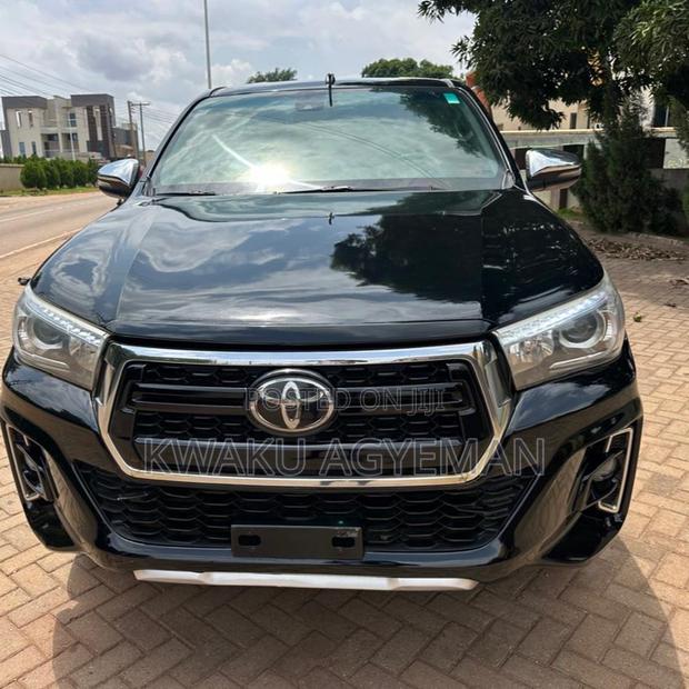 Toyota Hilux 2018 Black