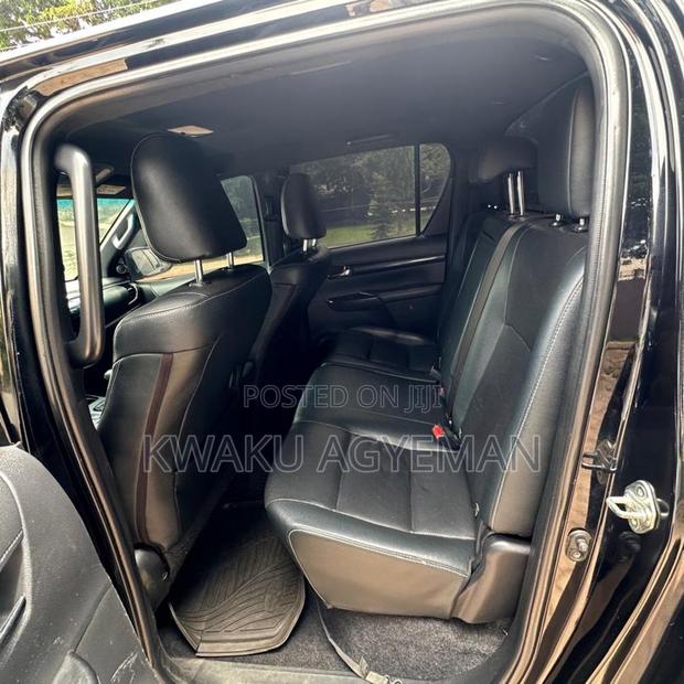 Toyota Hilux 2018 Black