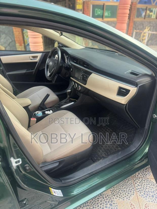 Toyota Corolla 2016 Green