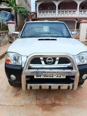 Nissan Hardbody 2010 White for sale