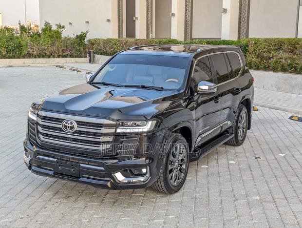 Toyota Land Cruiser 2024 Black