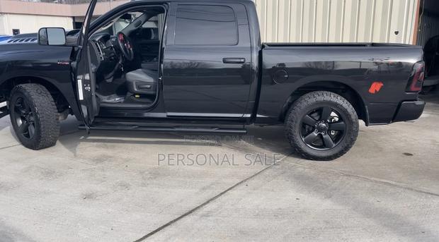 RAM 1500 Tradesman Crew Cab 5.6 ft SB 2023 Black