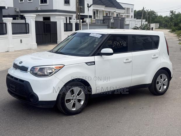 Kia Soul Base Hatchback 2016 White
