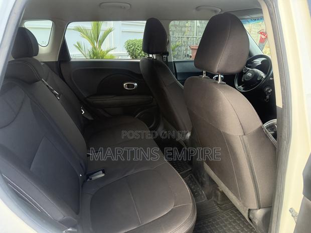 Kia Soul Base Hatchback 2016 White