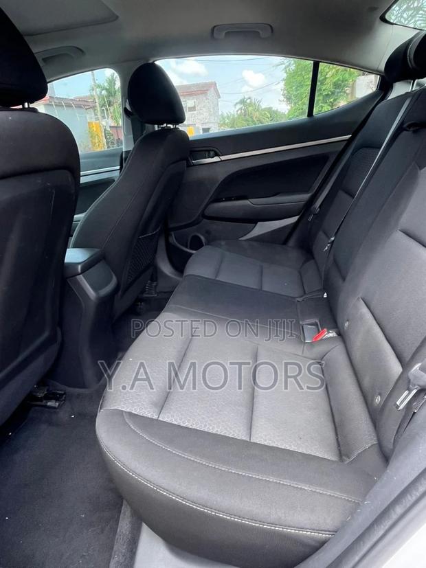 Hyundai Elantra 2017 White