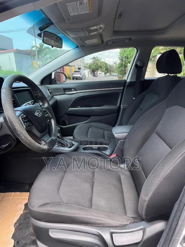 Hyundai Elantra 2017 White