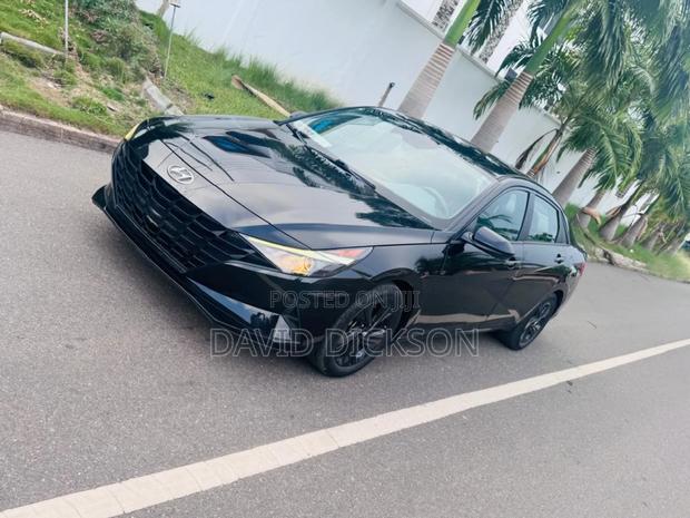 Hyundai Elantra 2022 Black