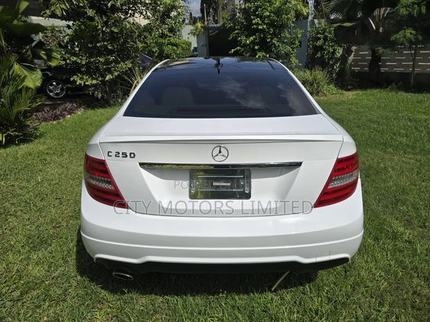 Mercedes-Benz C250 2015 White