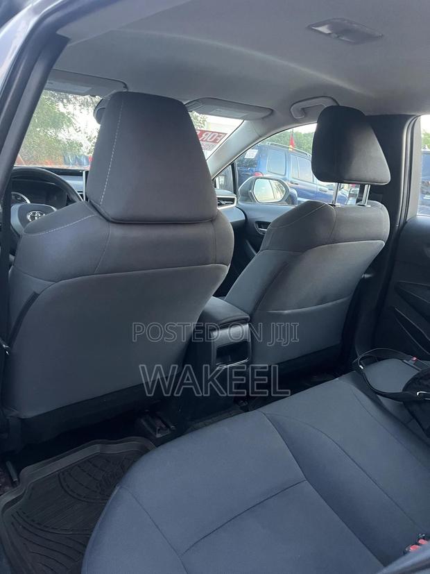 Toyota Corolla LE 2021 Silver
