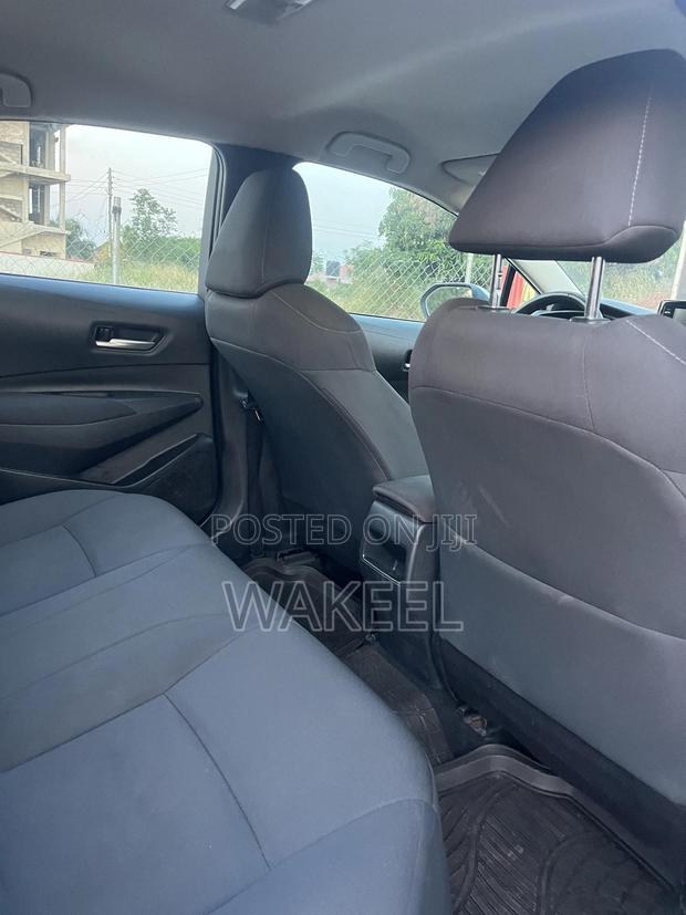 Toyota Corolla LE 2021 Silver