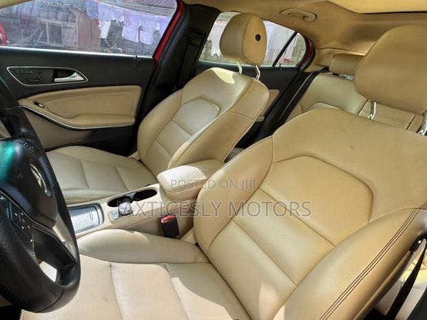 Mercedes-Benz GLA 250 2016 Red