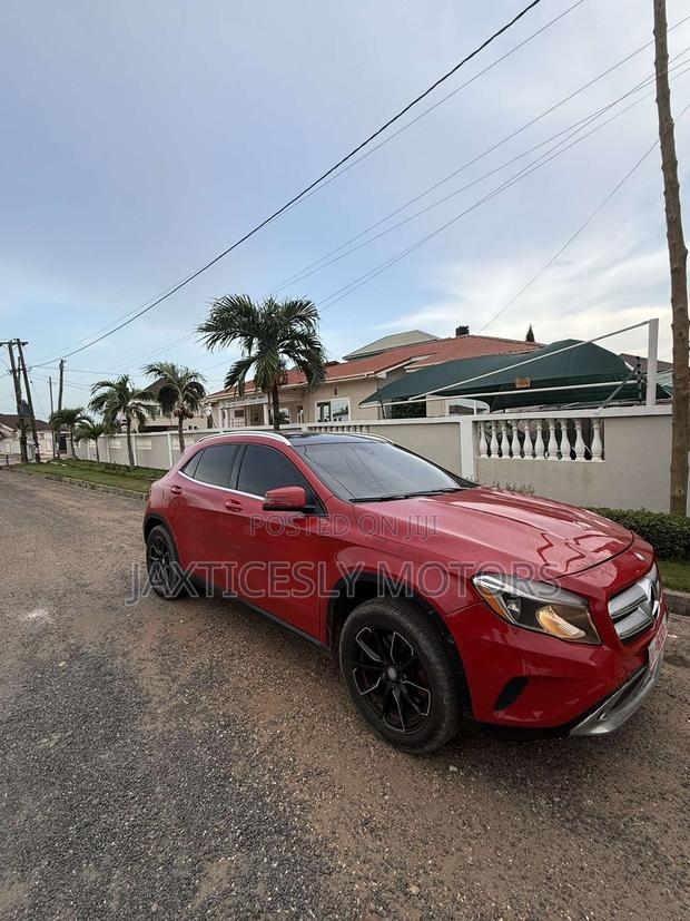 Mercedes-Benz GLA 250 2016 Red
