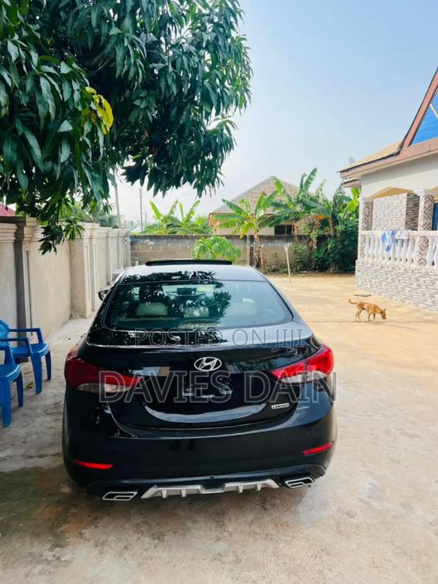 Hyundai Elantra Limited Sedan FWD (1.8L 4cyl 6A) 2016 Black
