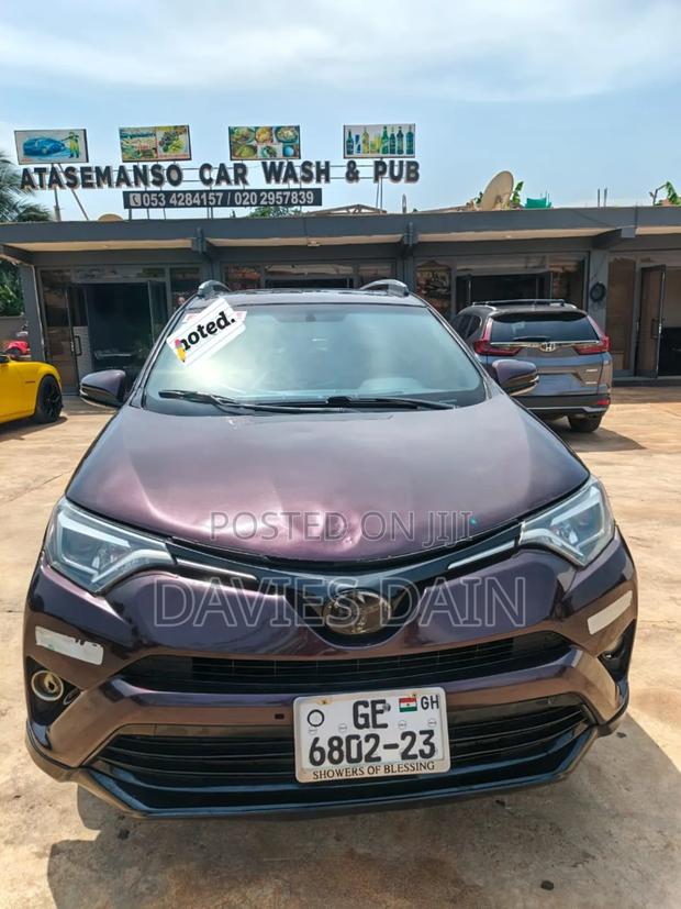 Toyota RAV4 LE 4dr SUV (2.5L 4cyl 6A) 2018 Pink
