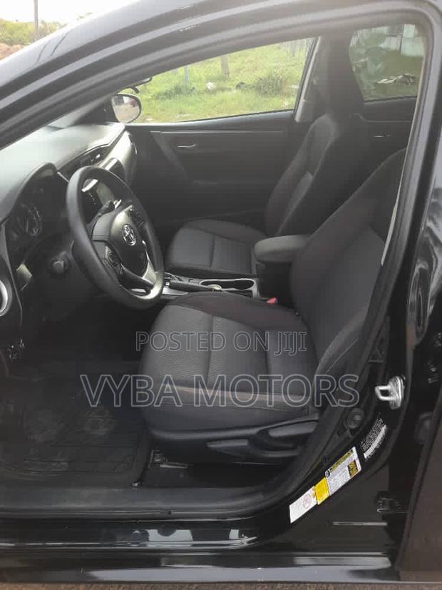 Toyota Corolla LE Eco (1.8L 4cyl 2A) 2019 Black