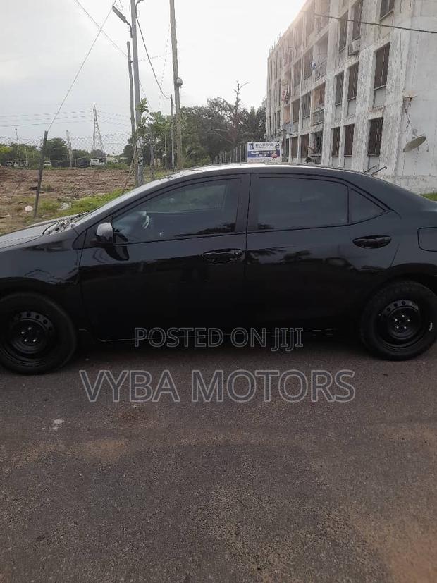 Toyota Corolla LE Eco (1.8L 4cyl 2A) 2019 Black