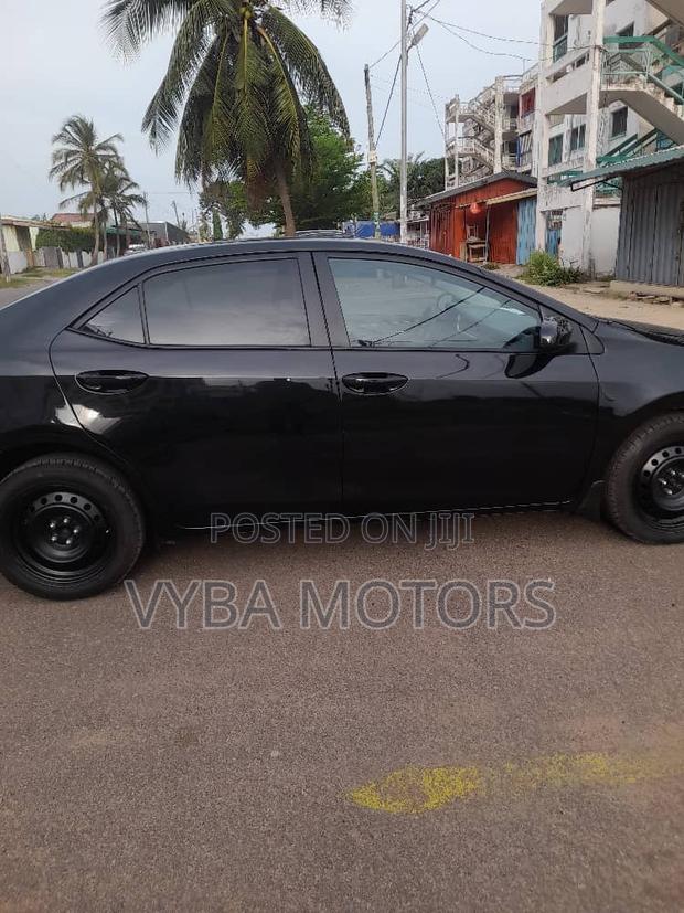 Toyota Corolla LE Eco (1.8L 4cyl 2A) 2019 Black