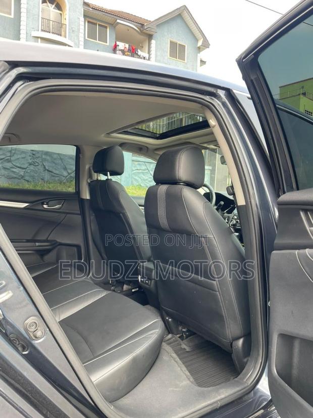 Honda Civic Touring Sedan 2019 Gray