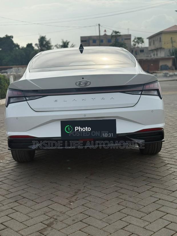 Hyundai Elantra 2023 White