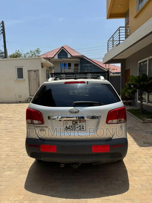 Kia Sorento 2011 Silver