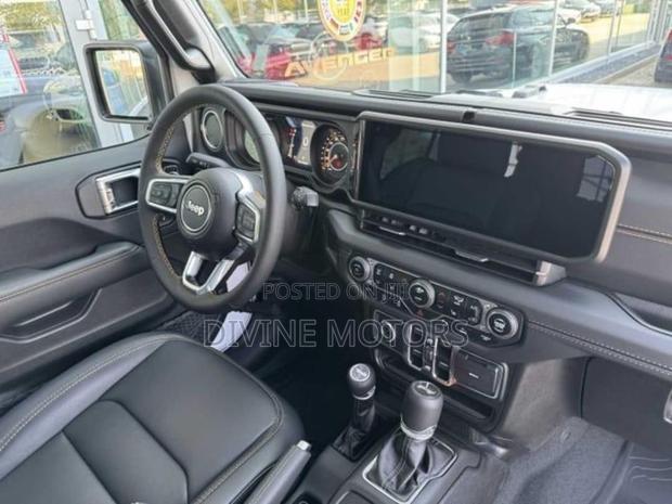 Jeep Wrangler Sahara 4 Door 4x4 2024 White