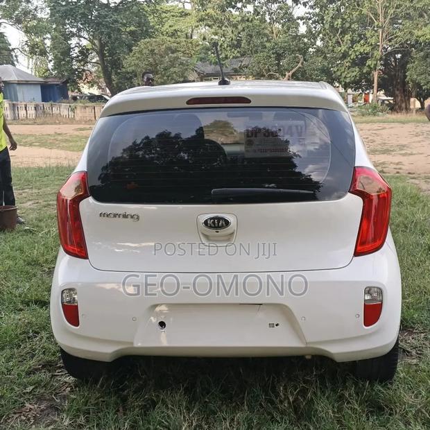 Kia Morning 2011 White