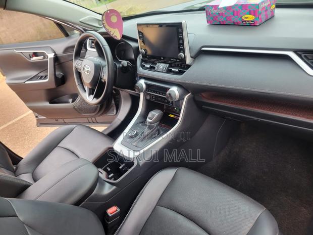 Toyota RAV4 Hybrid 2022 Gray