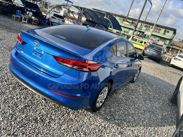 Hyundai Elantra 2017 Blue