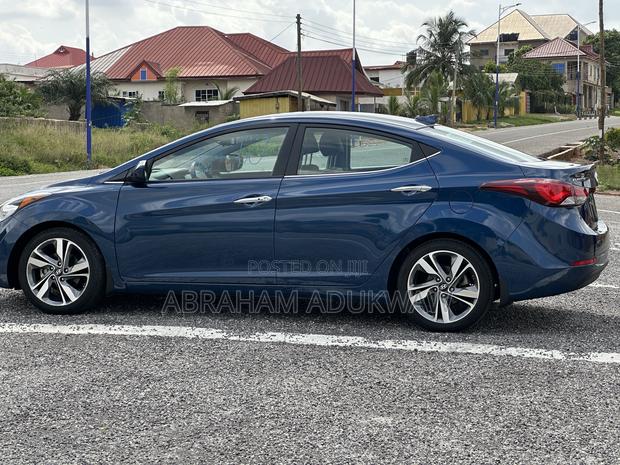 Hyundai Elantra Limited Sedan FWD (1.8L 4cyl 6A) 2016 Blue