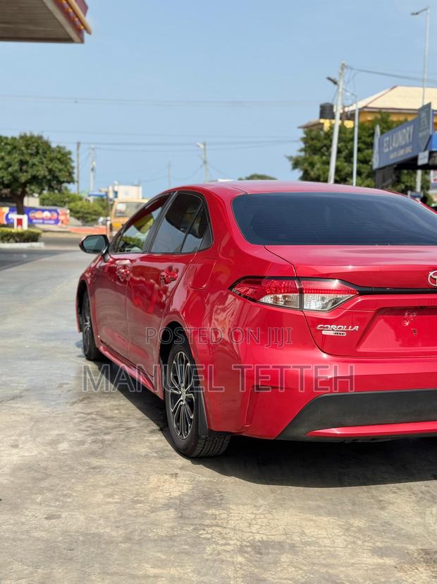 Toyota Corolla LE 2020 Red