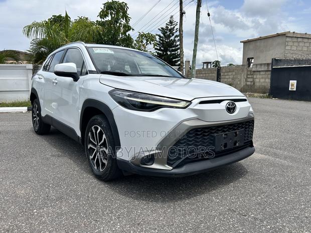 Toyota Frontlander 2.0 Petrol FWD 2022 White