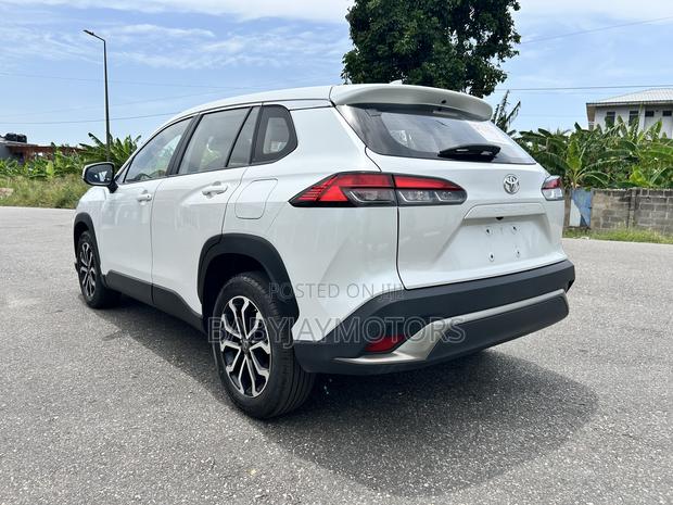 Toyota Frontlander 2.0 Petrol FWD 2022 White