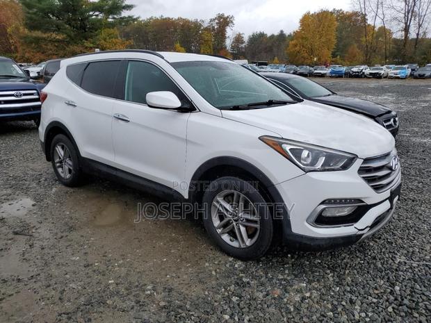 Hyundai Santa Fe SE AWD 2017 White