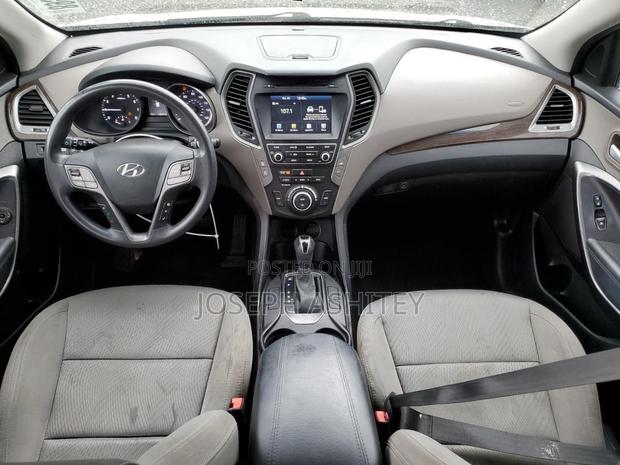 Hyundai Santa Fe SE AWD 2017 White
