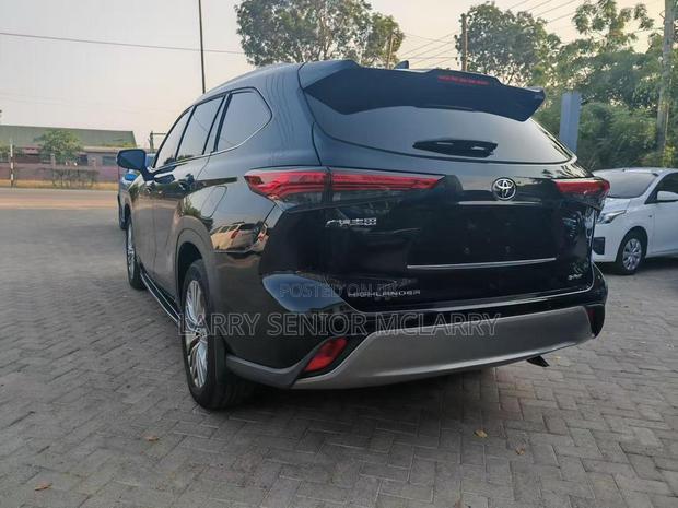 Toyota Highlander Platinum 2025 Blue