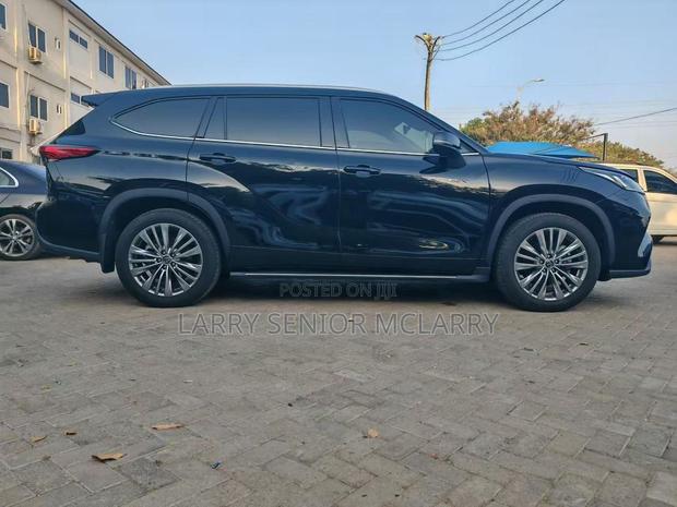 Toyota Highlander Platinum 2025 Blue